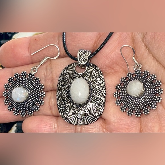 Rainbow Moonstone Pendant & Earrings Set - Picture 1 of 12